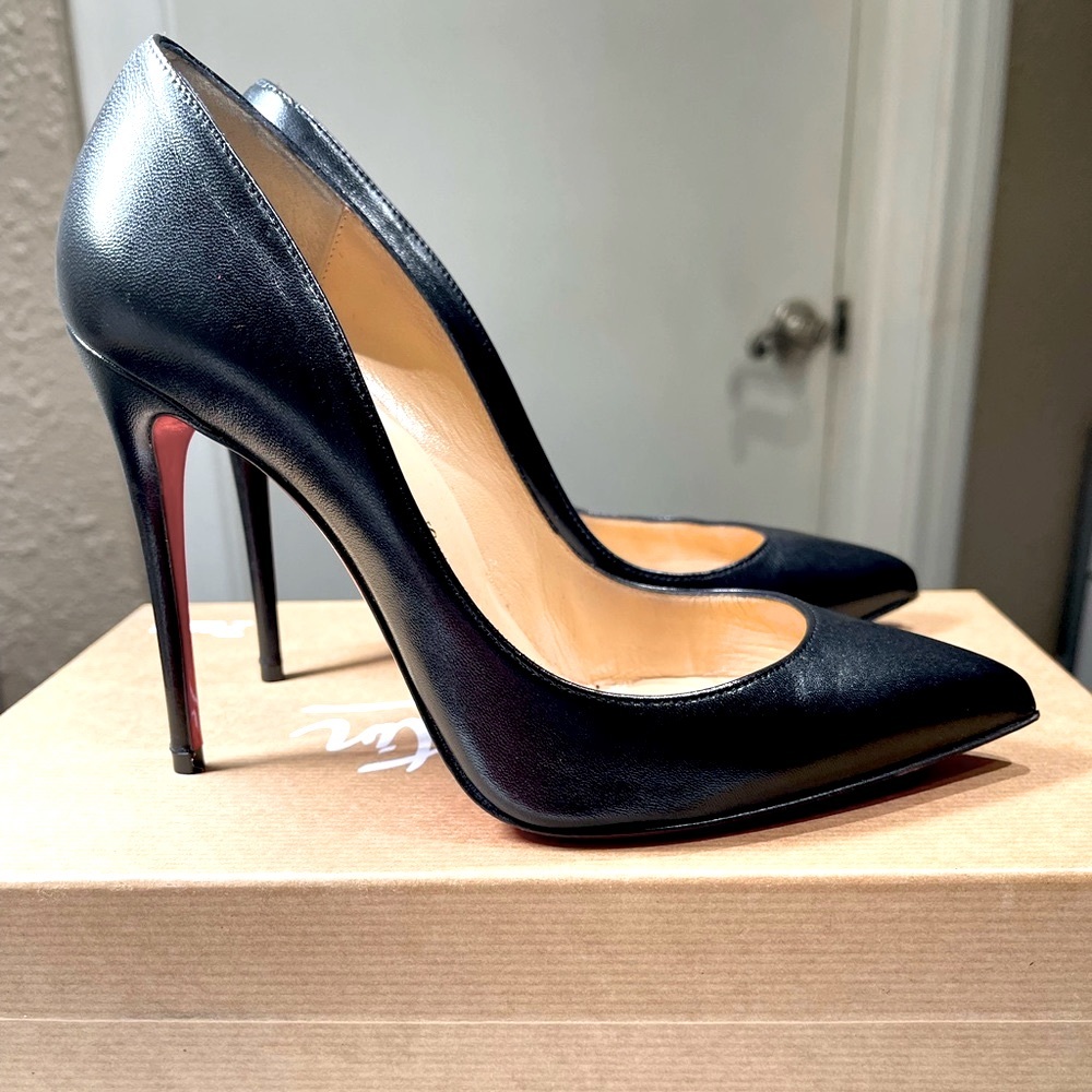 AUTHENTIC!! CHRISTIAN LOUBOUTIN Pigalle Follies 100 Nappa Shiny leather.